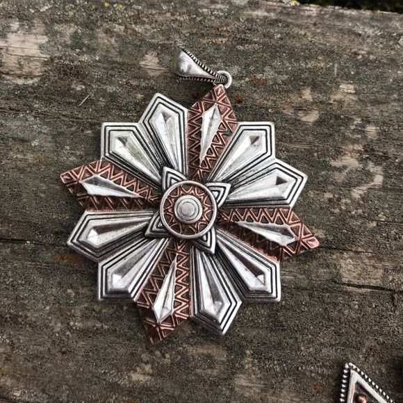 Wrangler Rocker 47 Jewelry - Picture 2 of 7